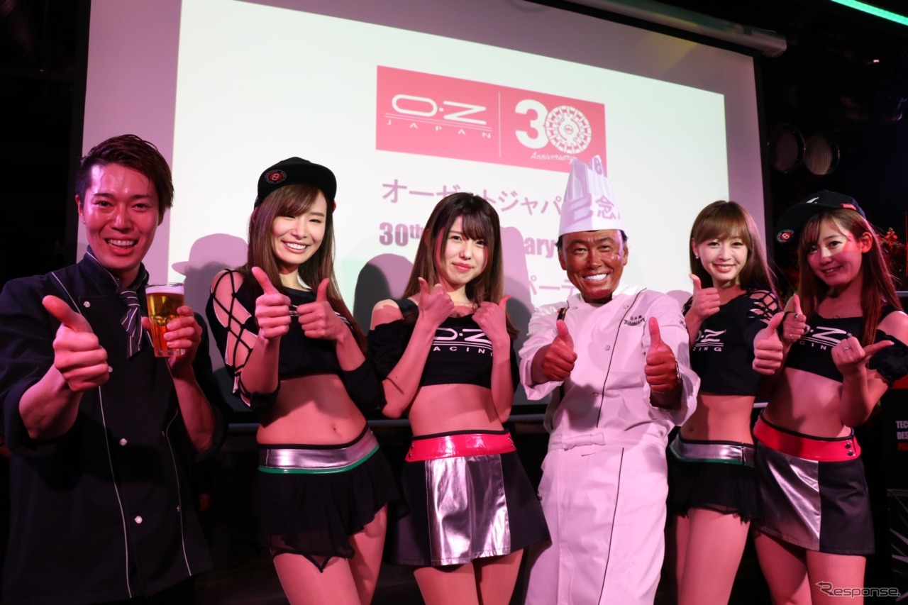 お馴染みの、たいめいけんシェフ茂出木浩司氏。自身もオーゼットホイールを愛用するファンの一人。この日のフードで腕を振るった。