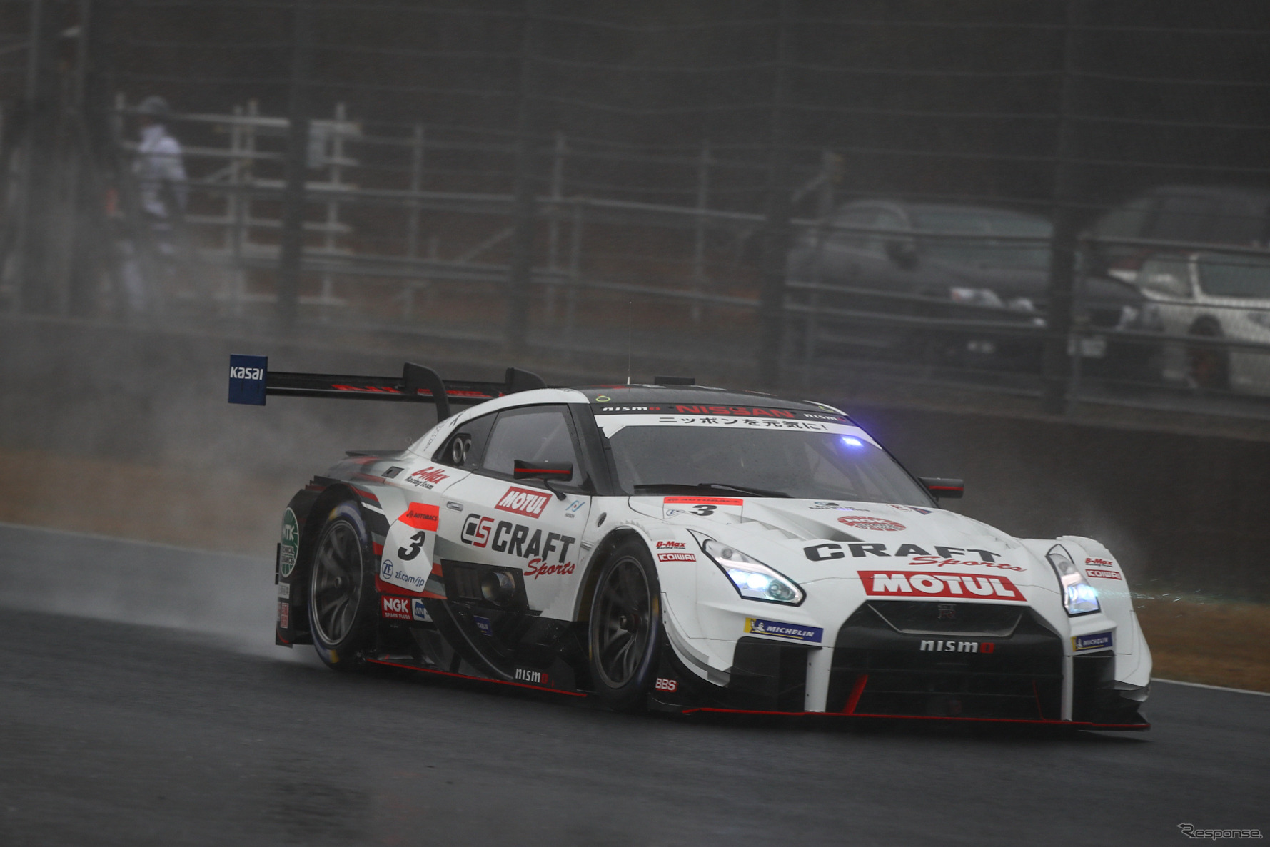 決勝4位の#3 GT-R。