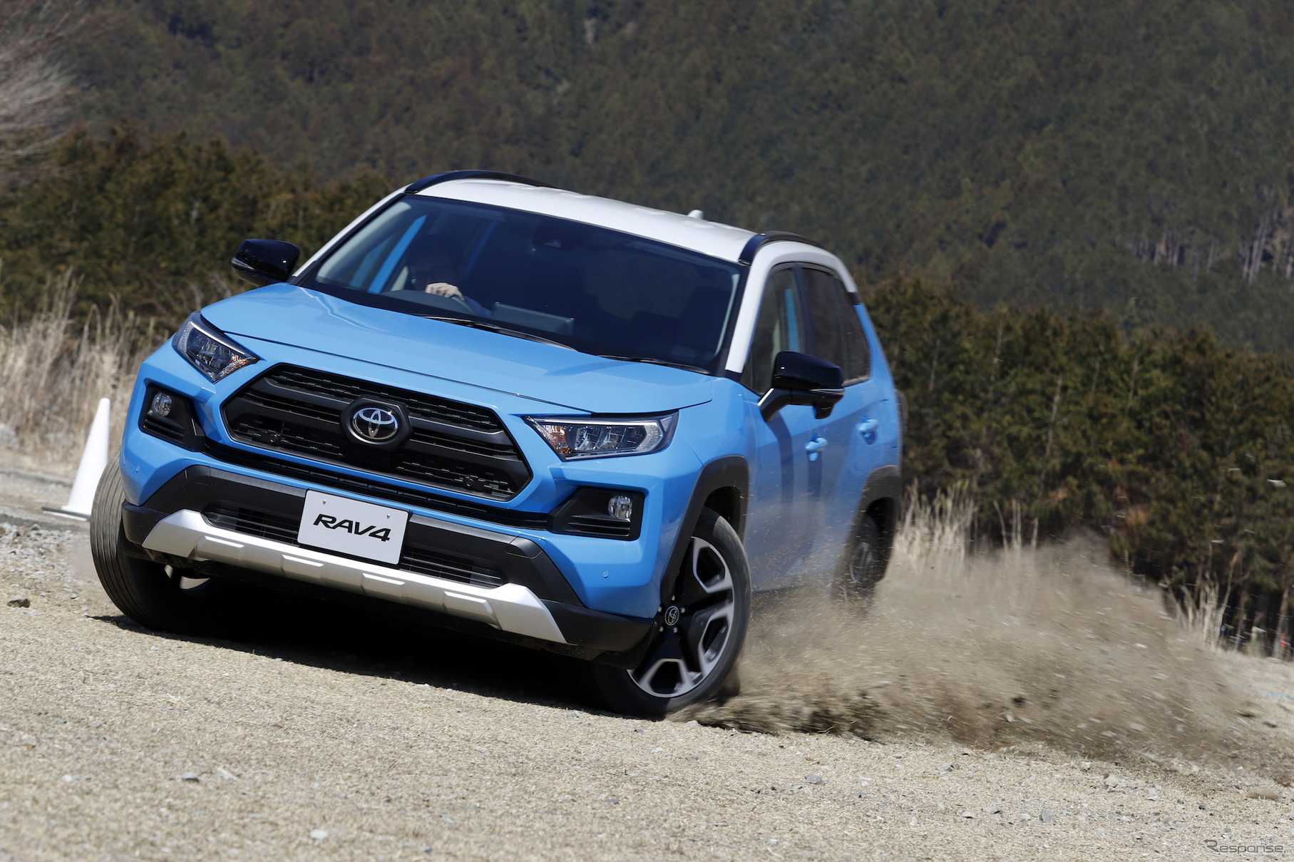 RAV4　《撮影 小林岳夫》