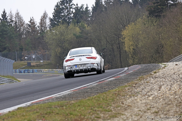 メルセデス AMG CLA45 スクープ写真