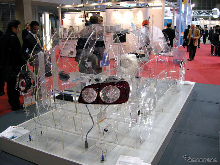 ナノテク08にシースルーカー展示　アウディか