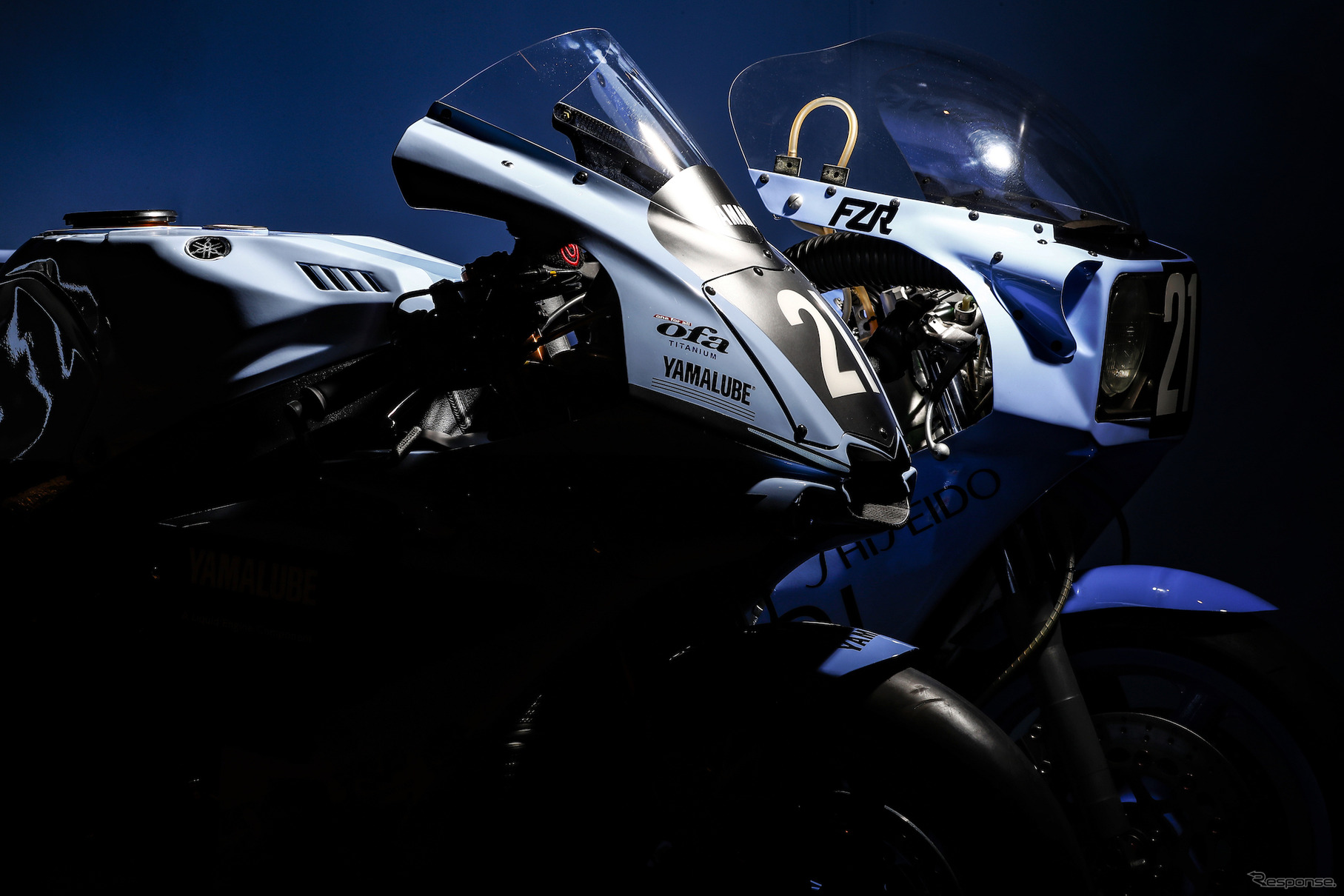 YZF-R1 2019年鈴鹿8耐仕様とFZR750 1985年鈴鹿8耐仕様