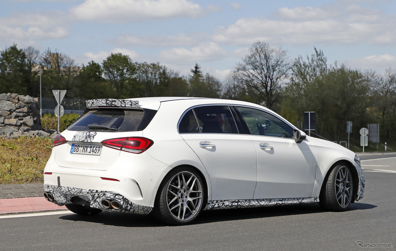 メルセデス AMG A45 新型スクープ写真　