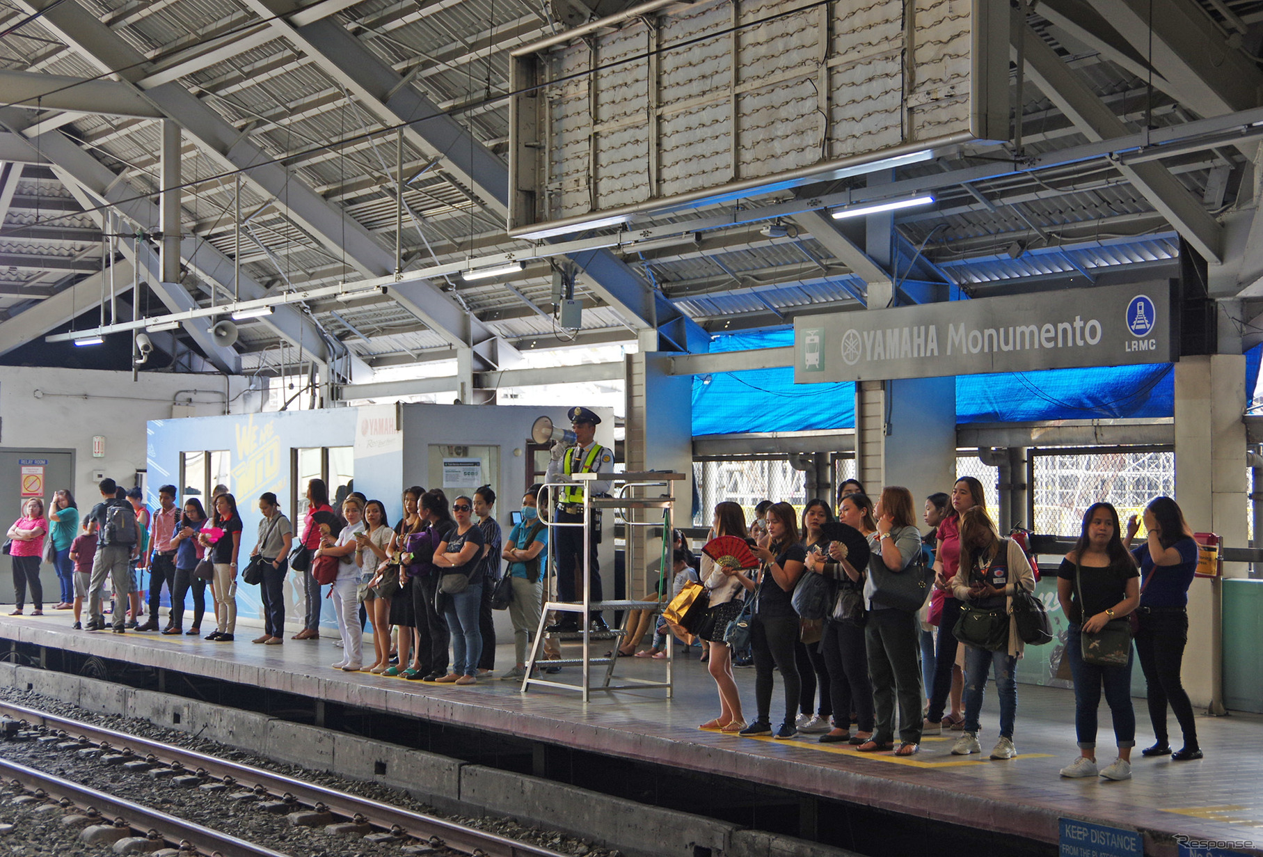 若者の乗降客が多いのがヤマハモニュメント駅の大きな特徴だ