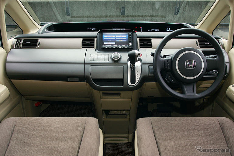 【ホンダ ステップワゴン 改良】スパーダはココが違う