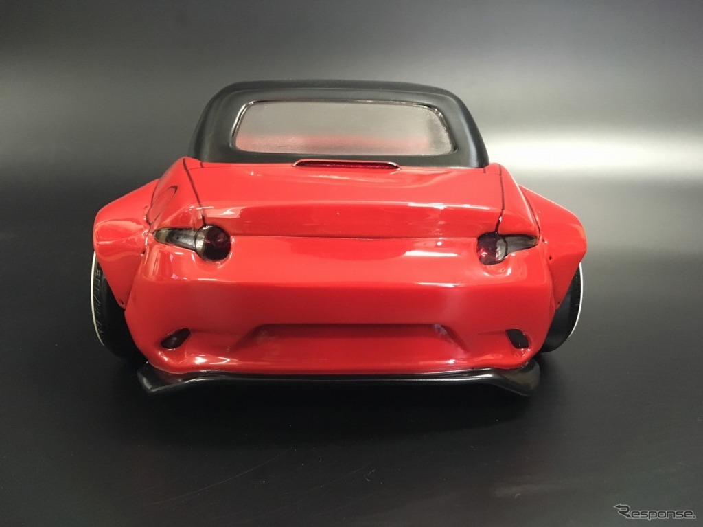 1/10スケールRCカー用ボディ「PANDEM MAZDA ROADSTER」