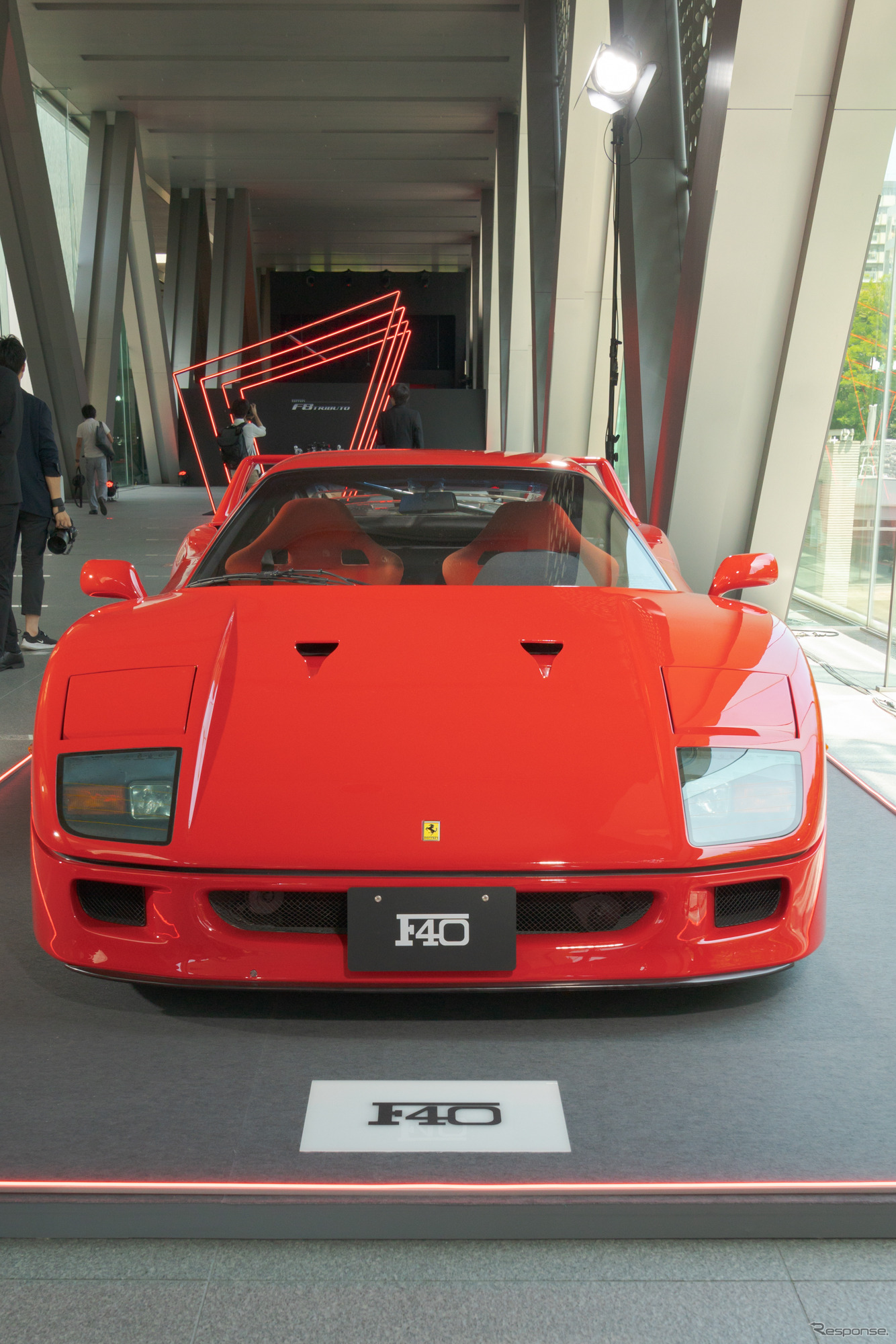 F40