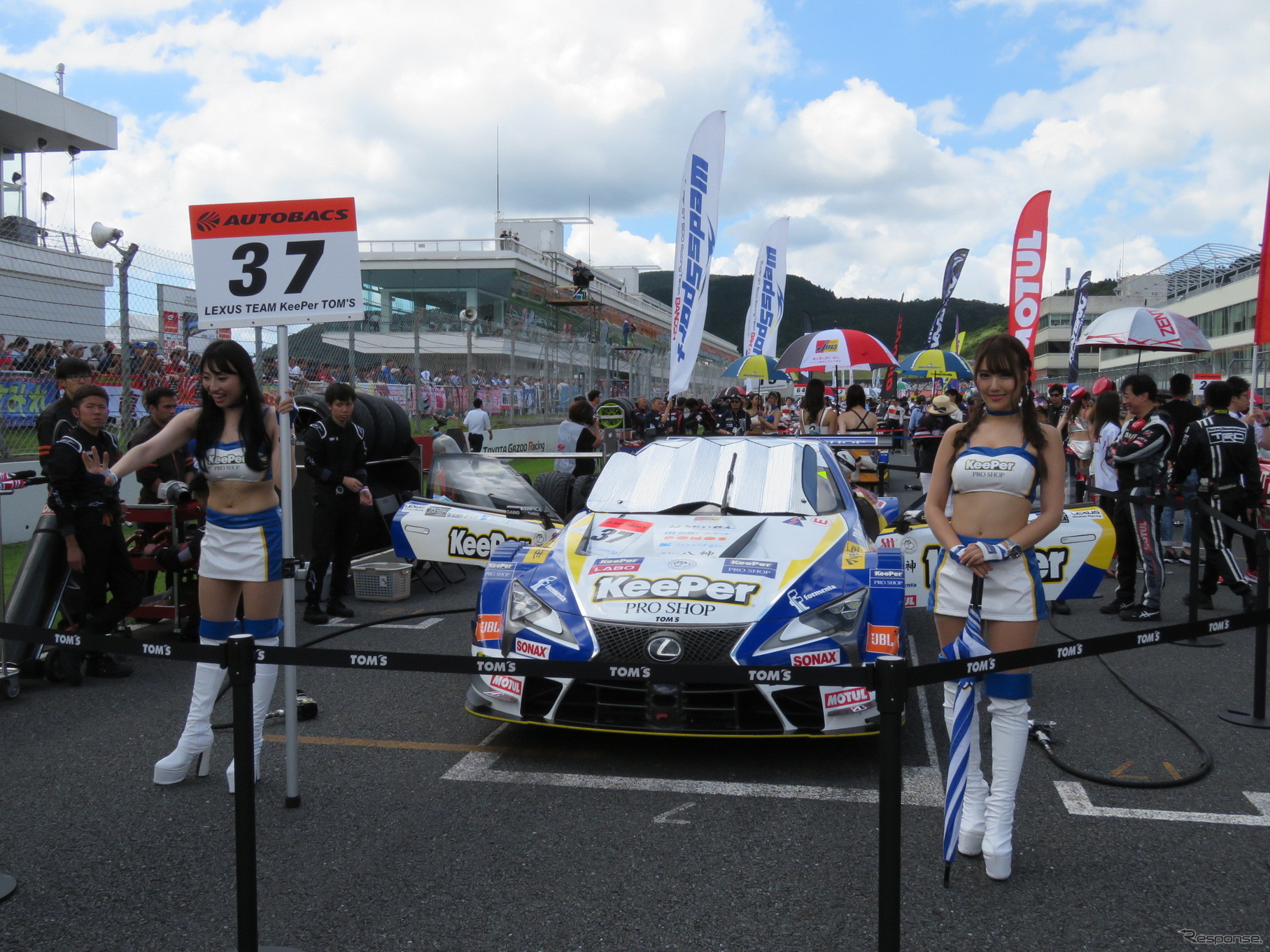 決勝3位となる#37 LC500。