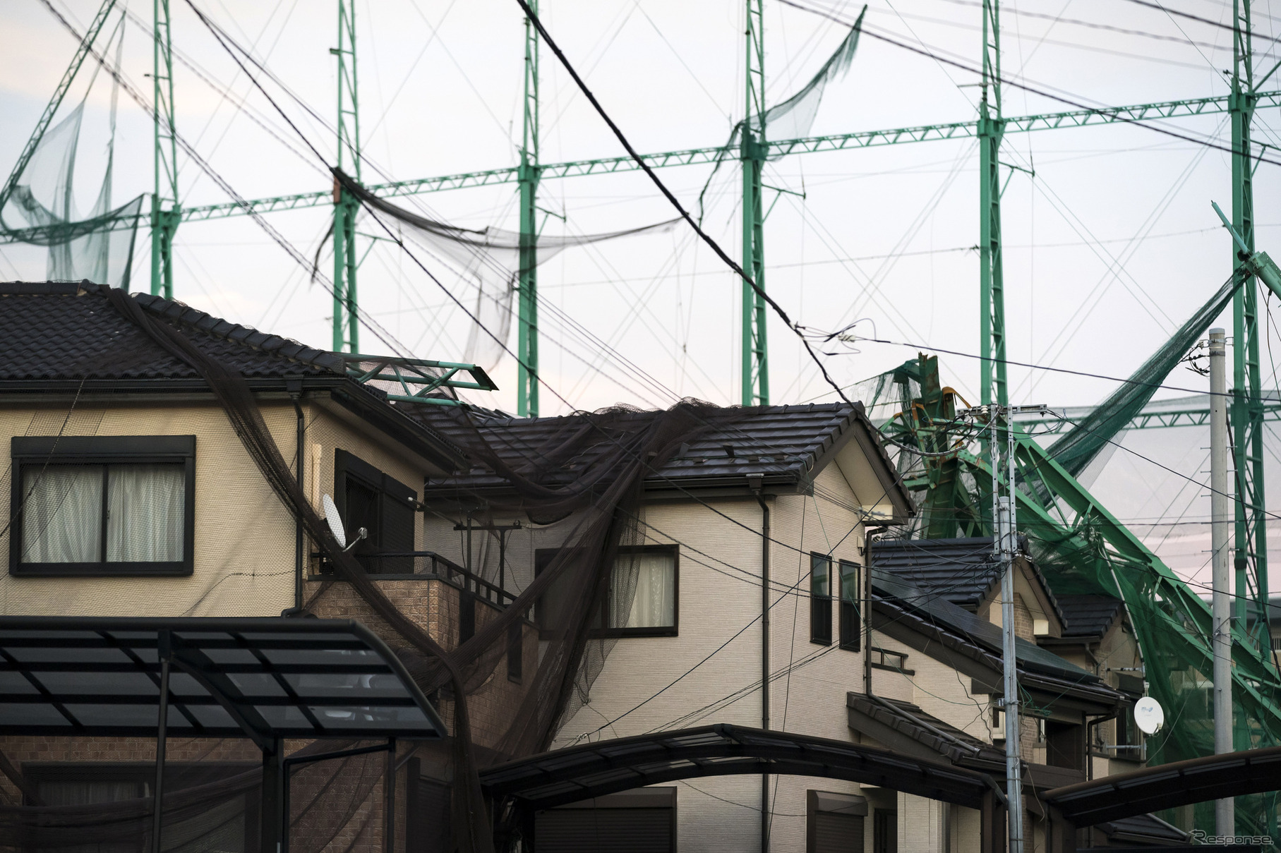 千葉県市原市ではゴルフ練習場のネットが倒壊した。