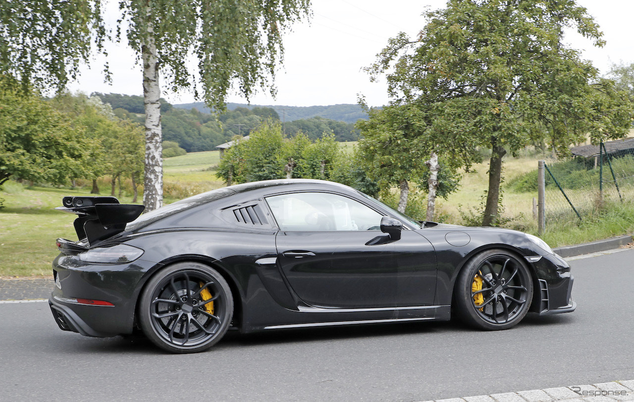 ポルシェ 718 ケイマン GT4 RS スクープ写真