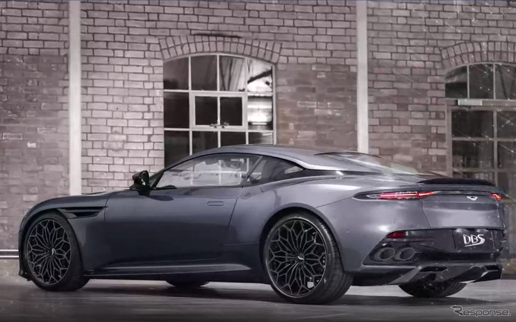 アストンマーティン DBSスーパーレッジェーラ のクリスマスギフト仕様