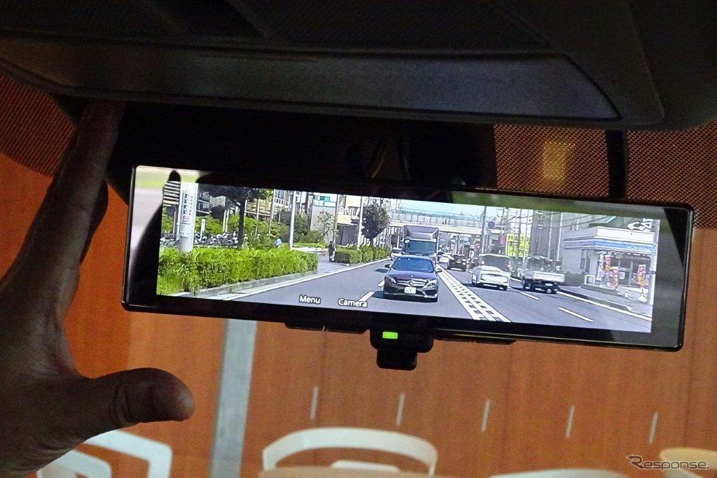 日産自動車：第3世代のインテリジェントルームミラー