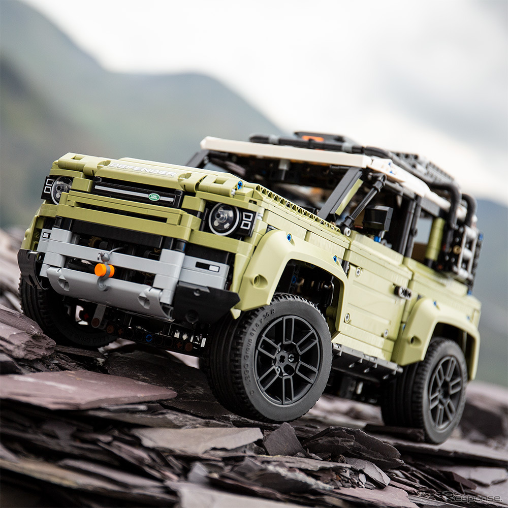 LEGO Technic Land RoverDefender