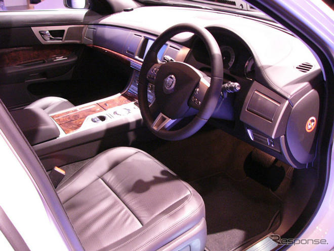 【ジャガー XF 日本発表】新世代のジャガー、クーペのラインを持つサルーン