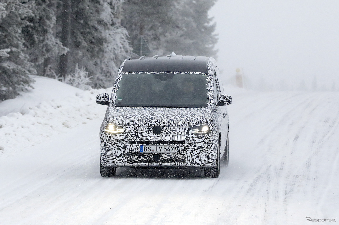 VW キャディ 次期型（スクープ写真）