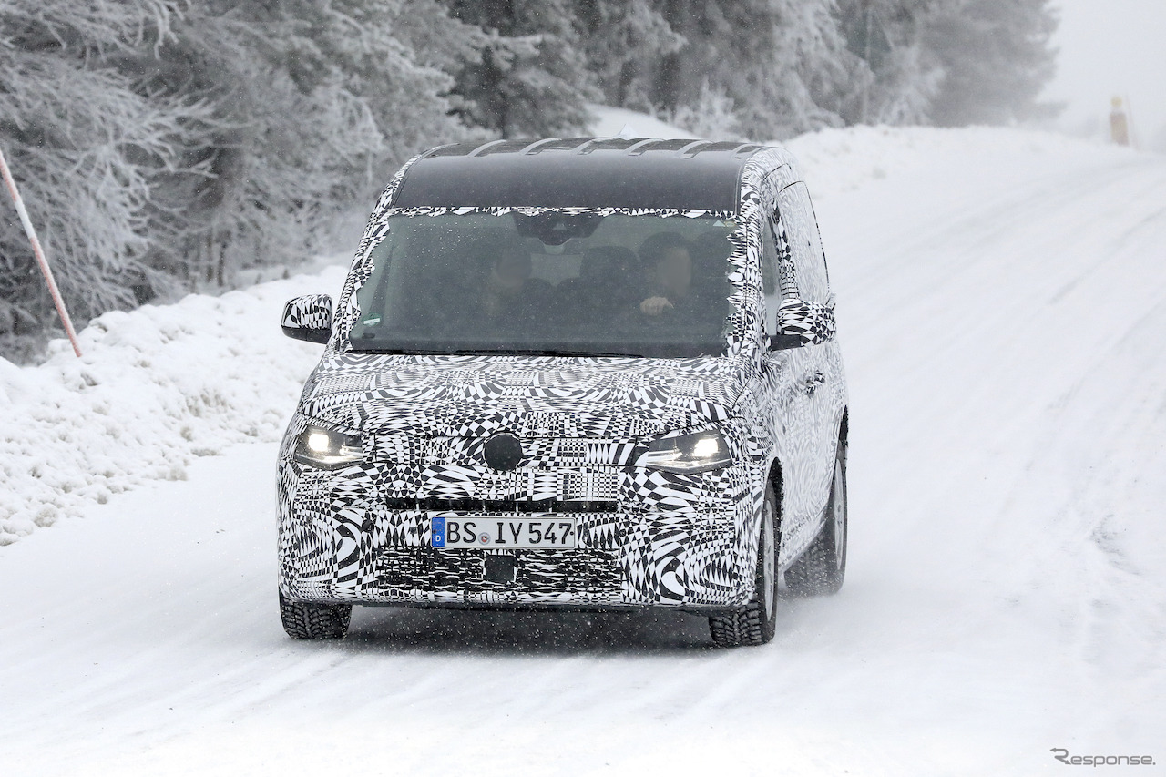 VW キャディ 次期型（スクープ写真）
