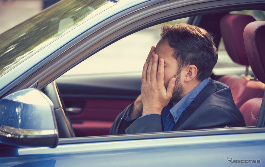 運転中にイライラしたりストレスを感じる人は多い（イメージ）
