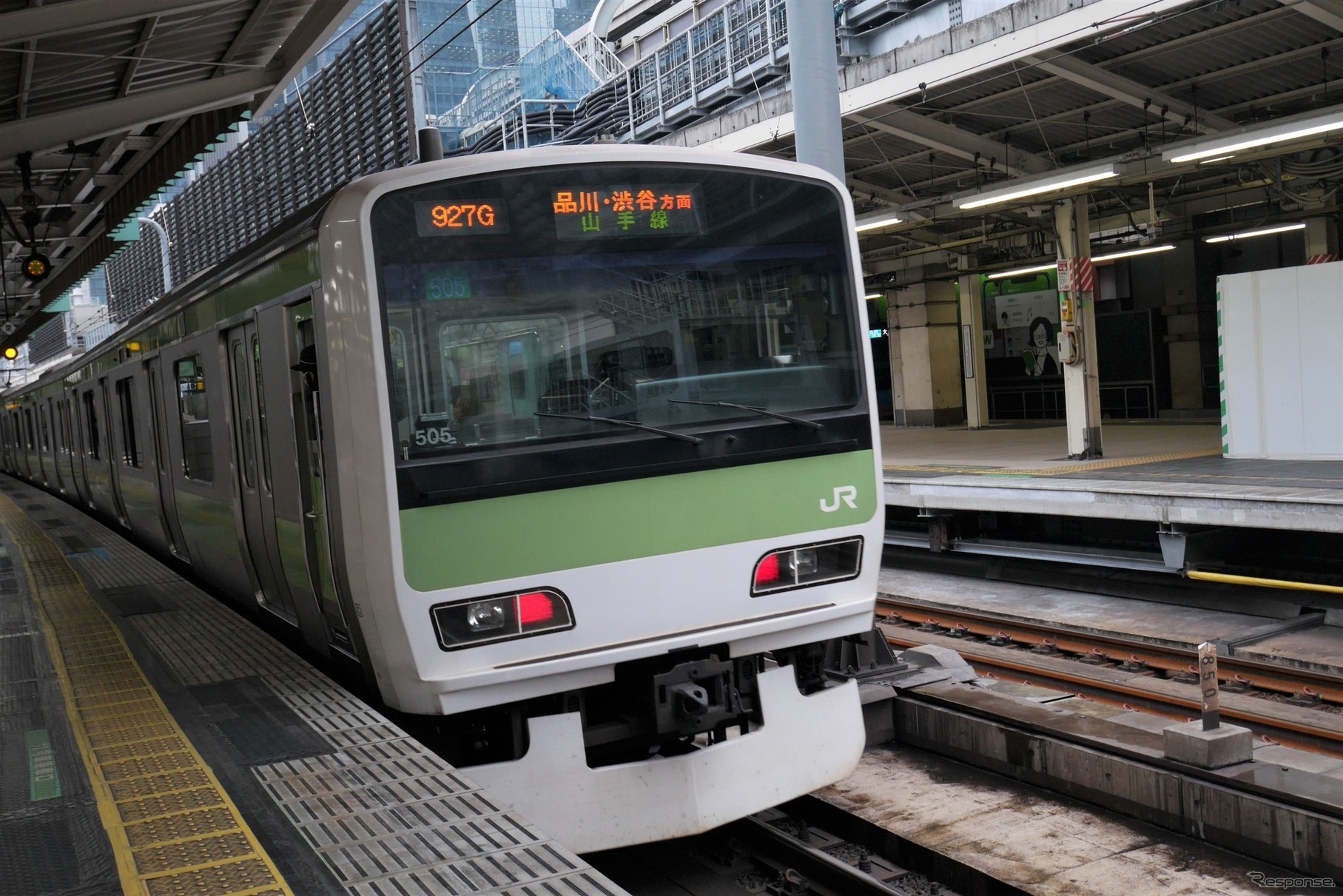 1月限りで山手線から撤退するE231系500番台（写真はトウ505編成）。同車の山手線での運用はおよそ18年に及んだ。2019年12月30日、東京駅。