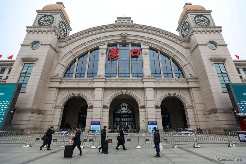 閉鎖された武漢市の漢口駅