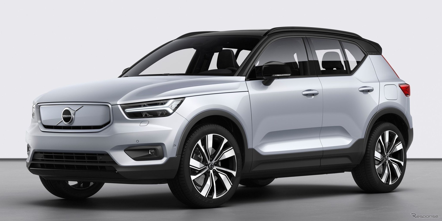 ボルボ XC40 リチャージ P8 AWD