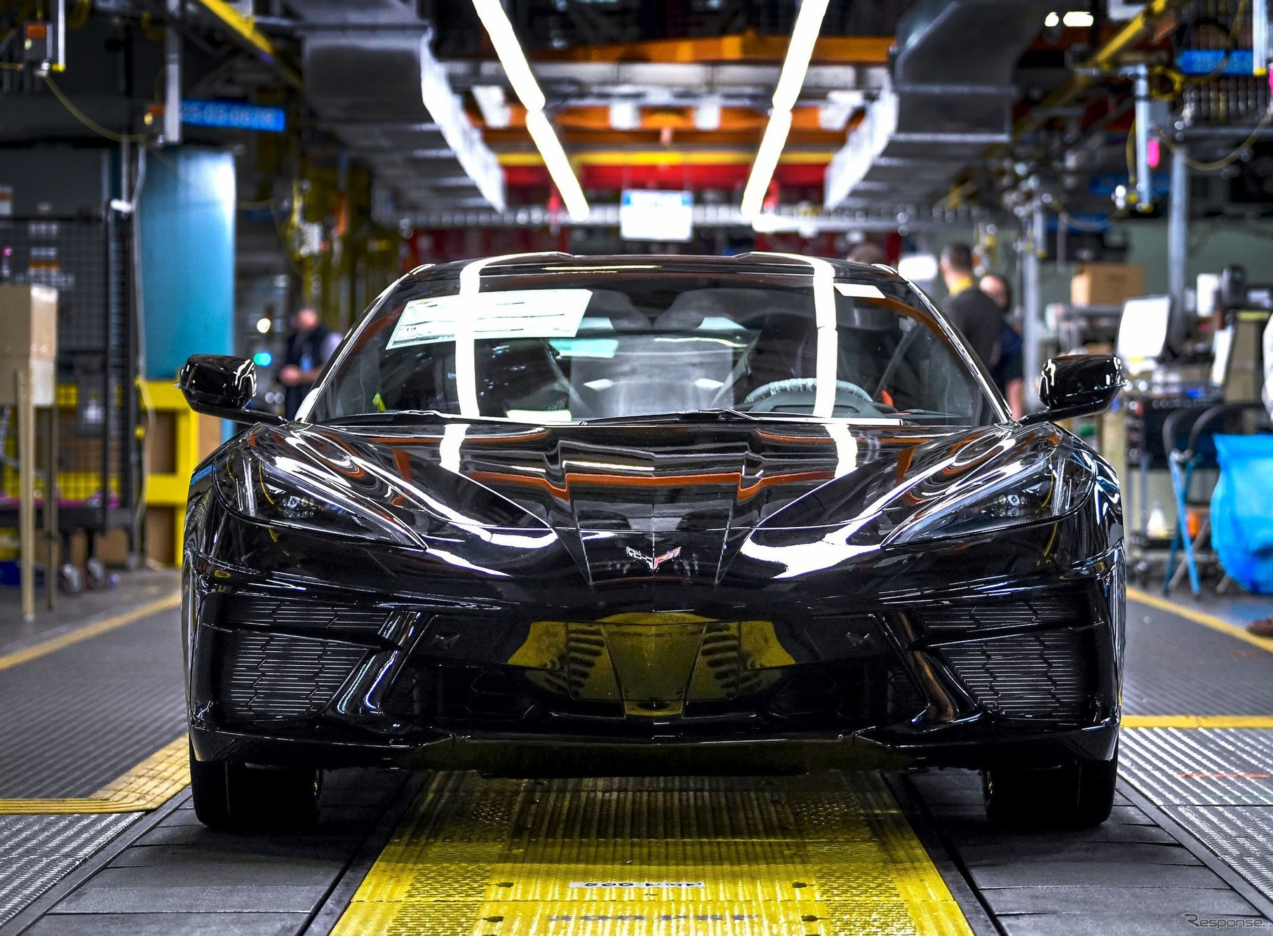 GMの米国ケンタッキー州のボウリンググリーン工場で量産が開始されたシボレー・コルベット ・スティングレイ 新型