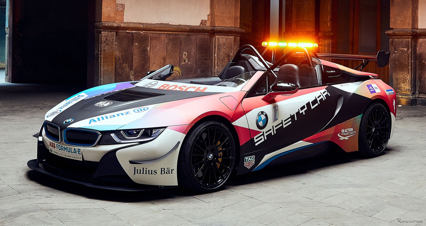 BMW i8 ロードスター がベースのフォーミュラEセーフティカー