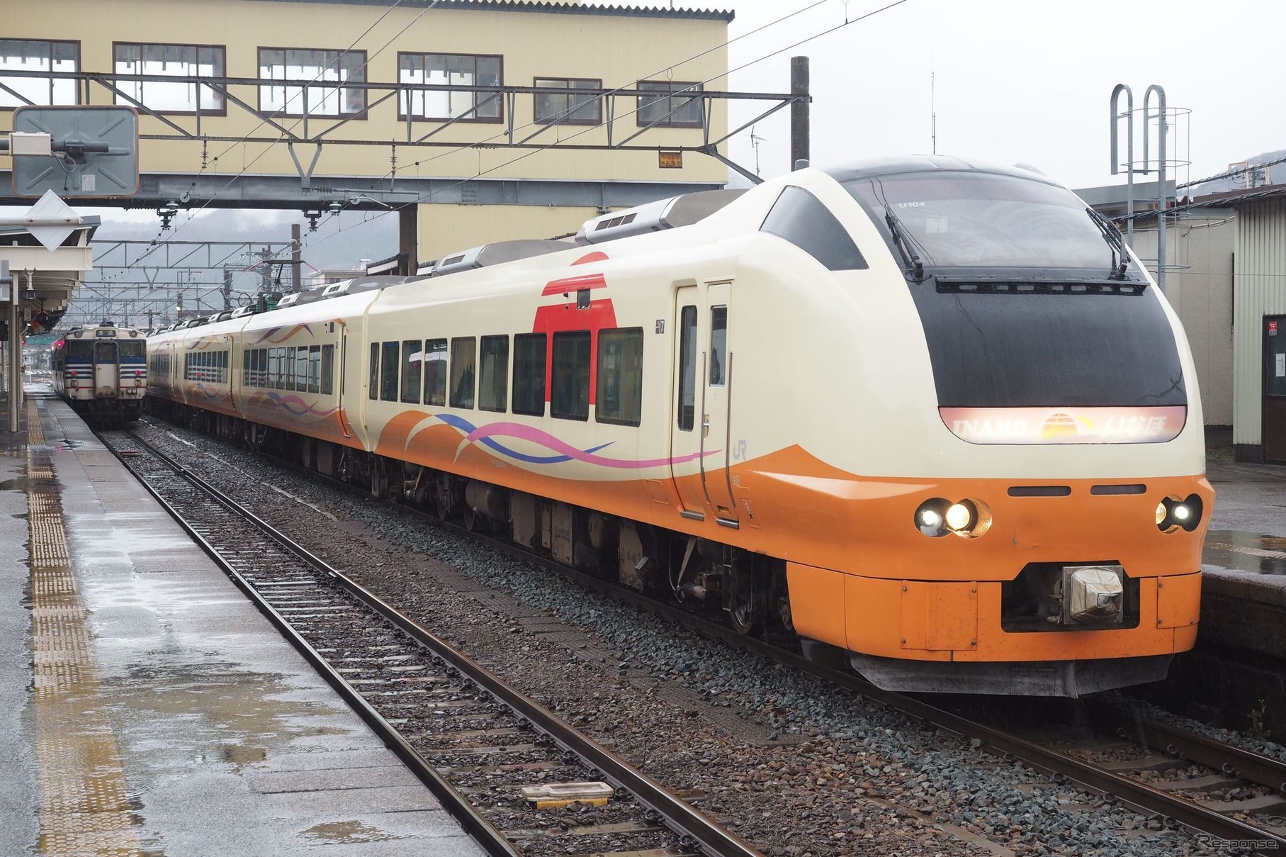 羽越本線の特急『いなほ』。5月1～6日は合計7本の臨時列車で指定席券の発売が見合せとなる。