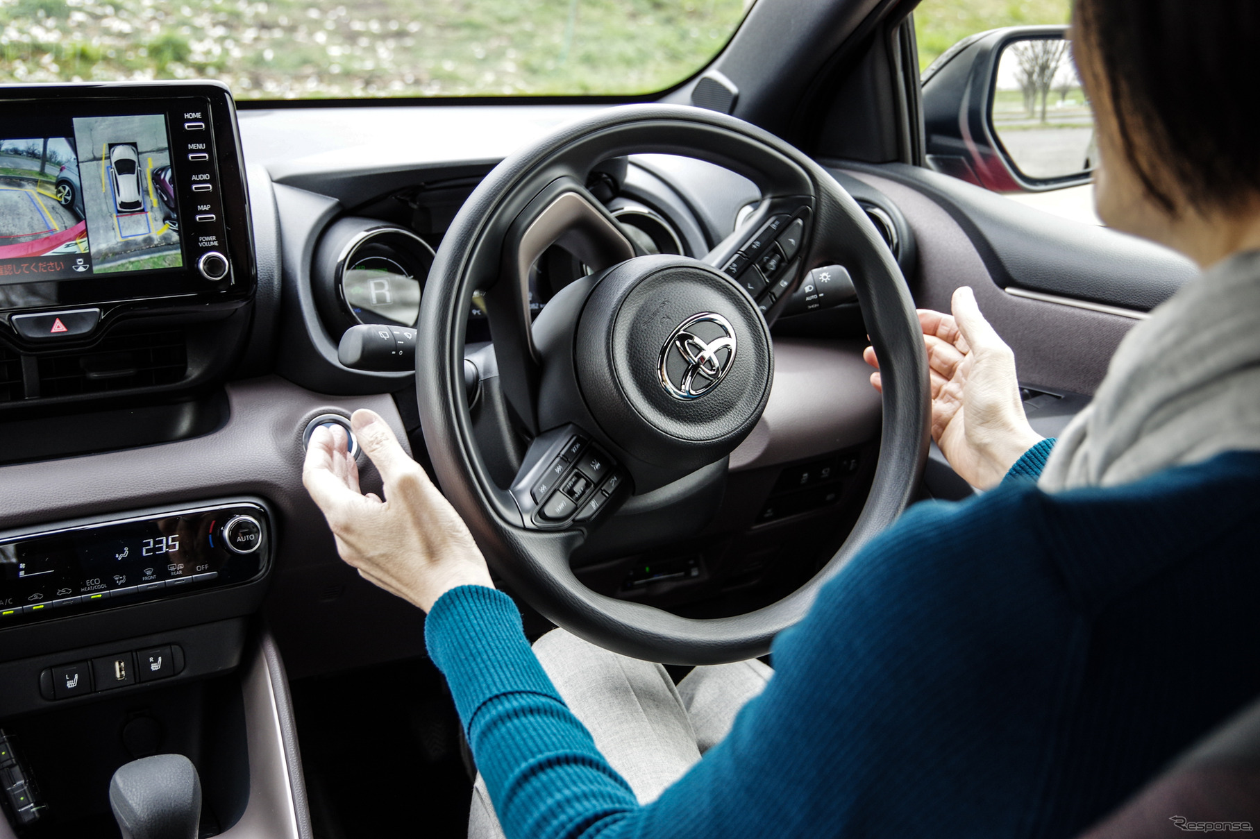 トヨタ ヤリスの「アドバンストパーク」で駐車してみた