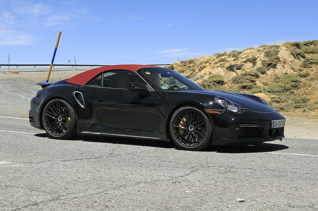 ポルシェ 911ターボ カブリオレ 新型（スクープ写真）