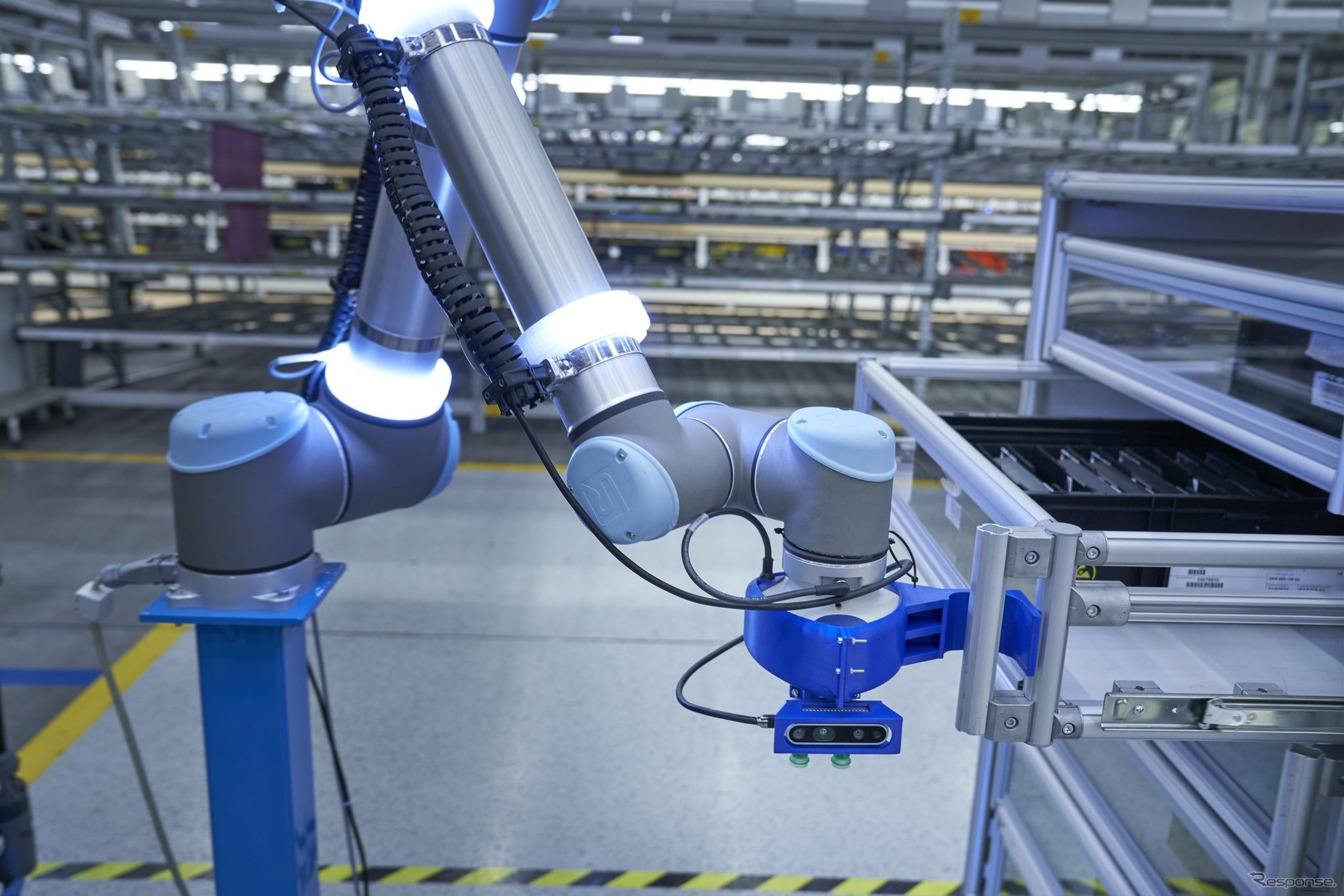 BMWグループとエヌビディアが協力して開発した物流ロボット