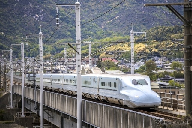 6月13日から通常運行に戻るJR西日本とJR九州の新幹線。写真は九州新幹線。