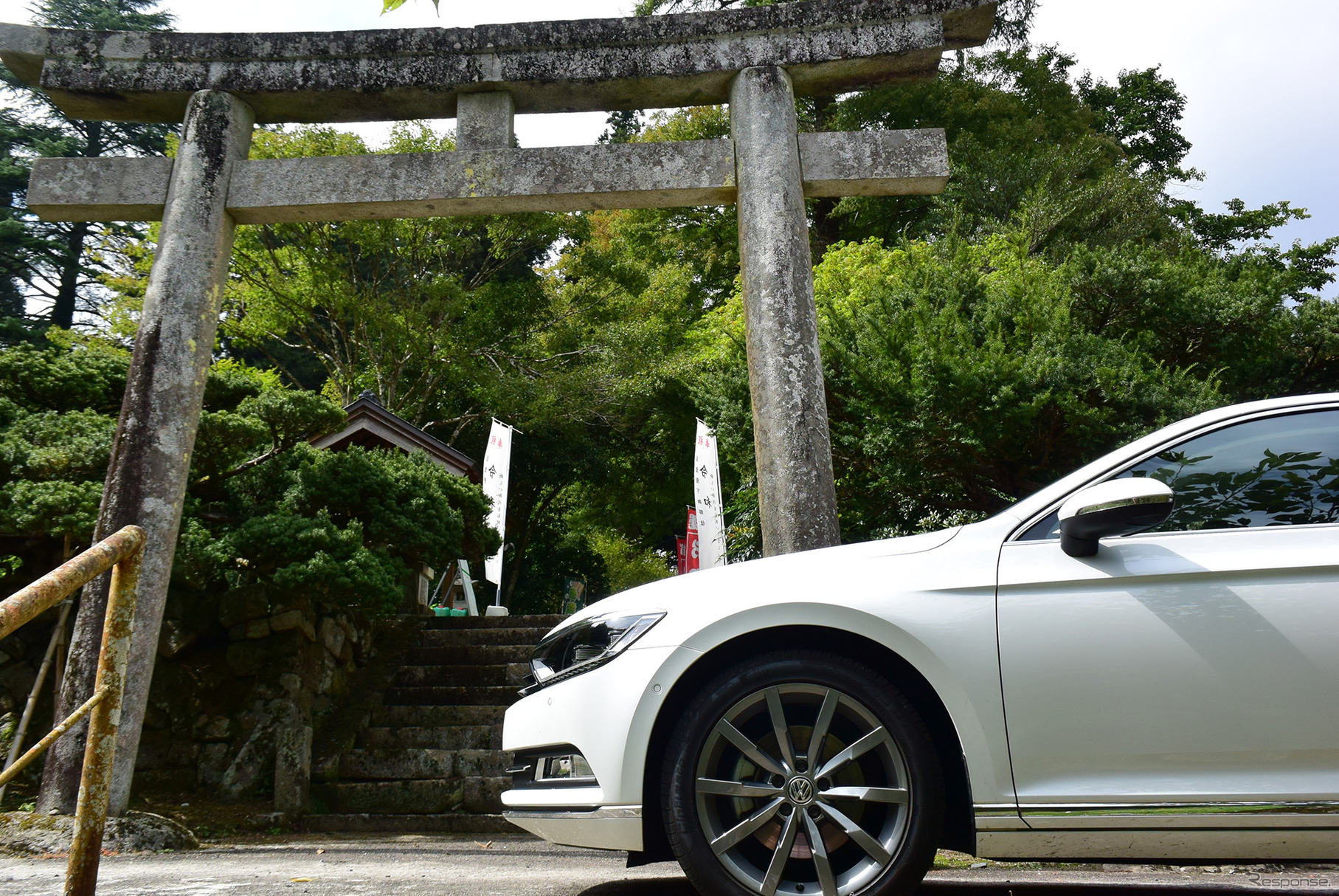 金持神社からしばらく走ったところにある樂樂福(ささふく)神社にて。鳥取、島根の中国山地核心部は秘境的神社の宝庫。