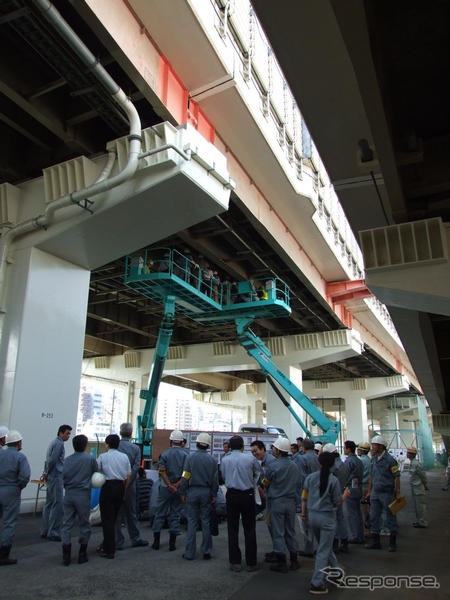 首都高 点検補修デモ…鉄を治す