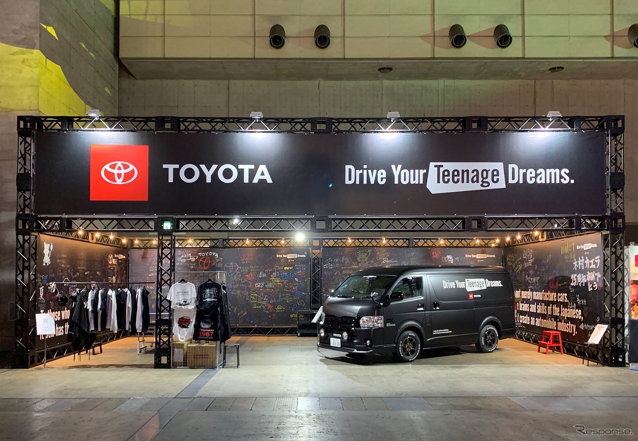 BE＠RBRICK TOYOTA “Drive Your Teenage Dreams.