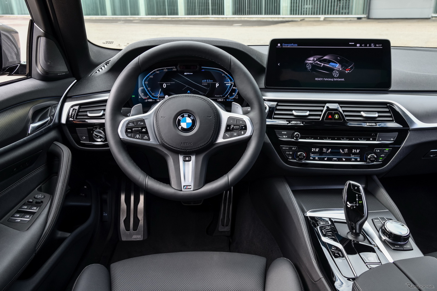 BMW 5シリーズ・セダン 改良新型のPHV「545e xDrive」
