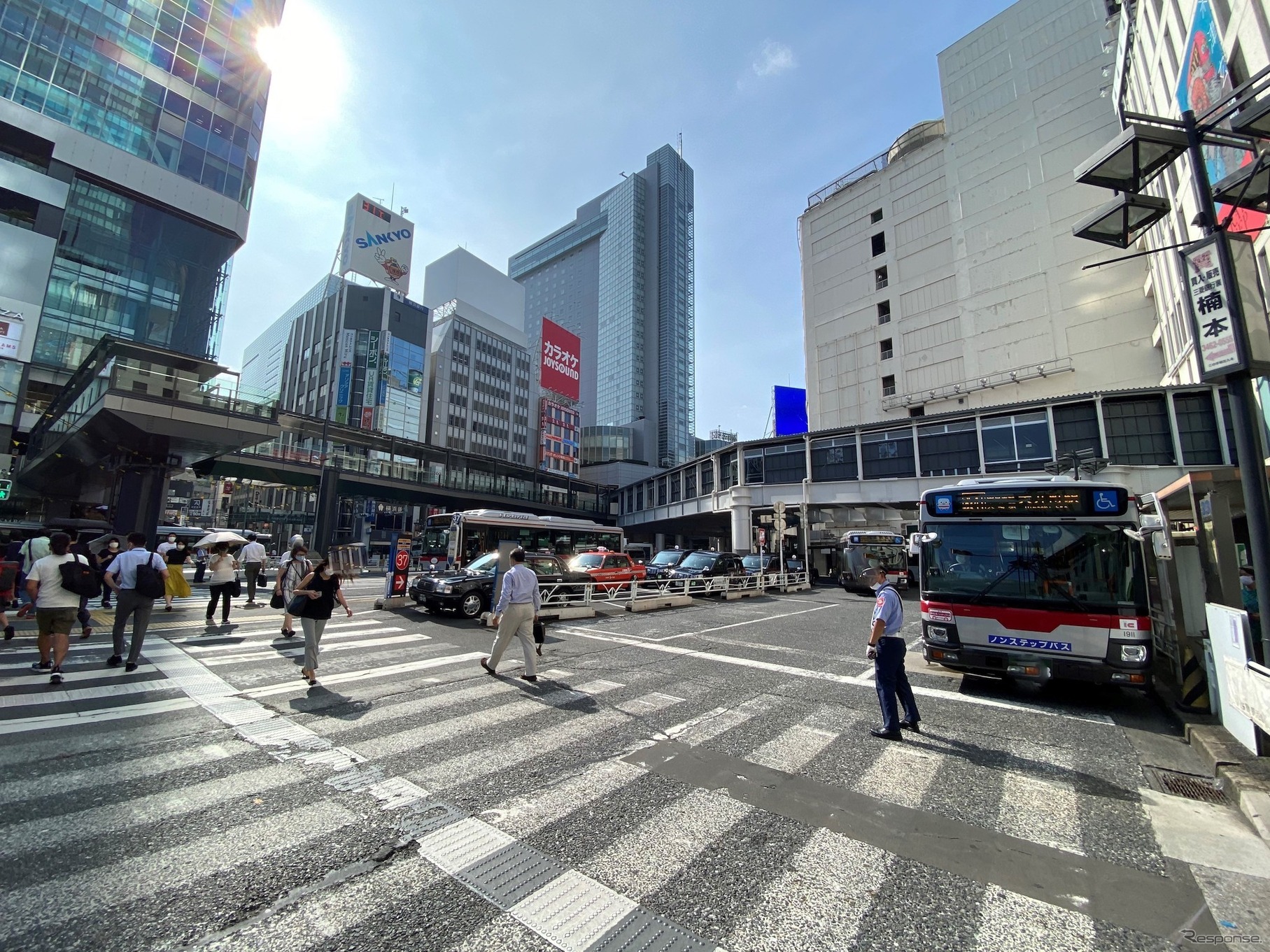 渋谷駅方面から見た歩行者デッキ。
