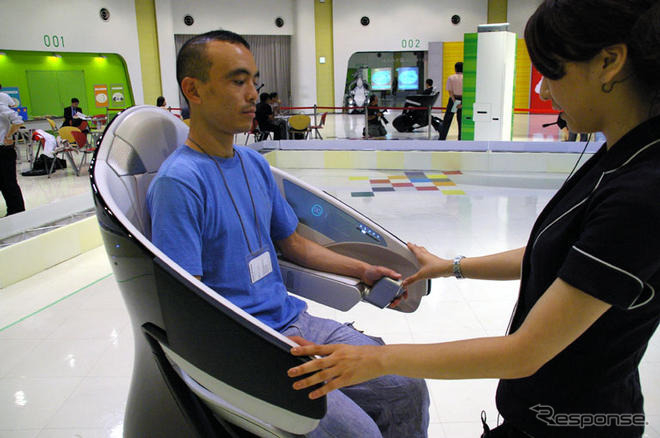 トヨタ i-REAL に乗る…走行前レクチャー