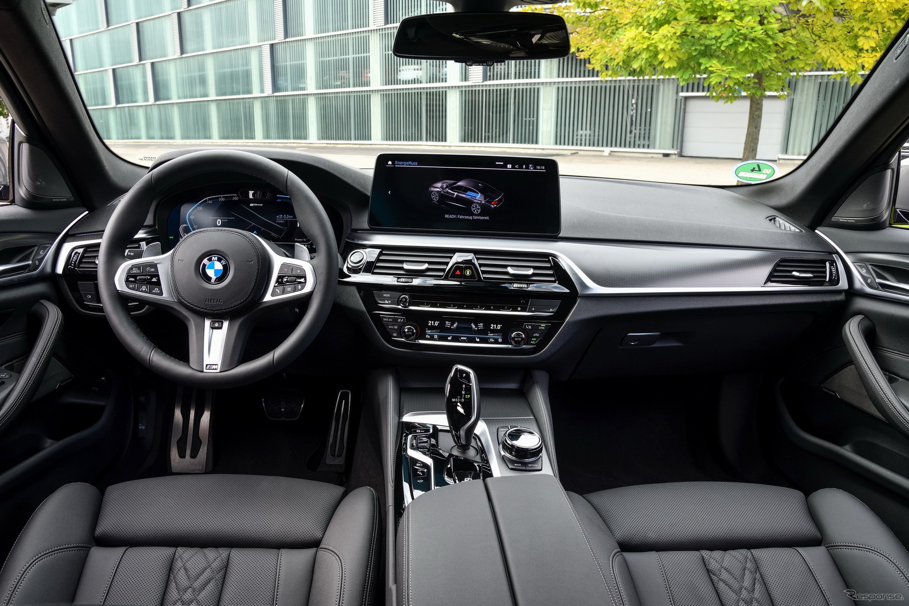 BMW 5シリーズ・セダン 改良新型のPHV「545e xDrive」