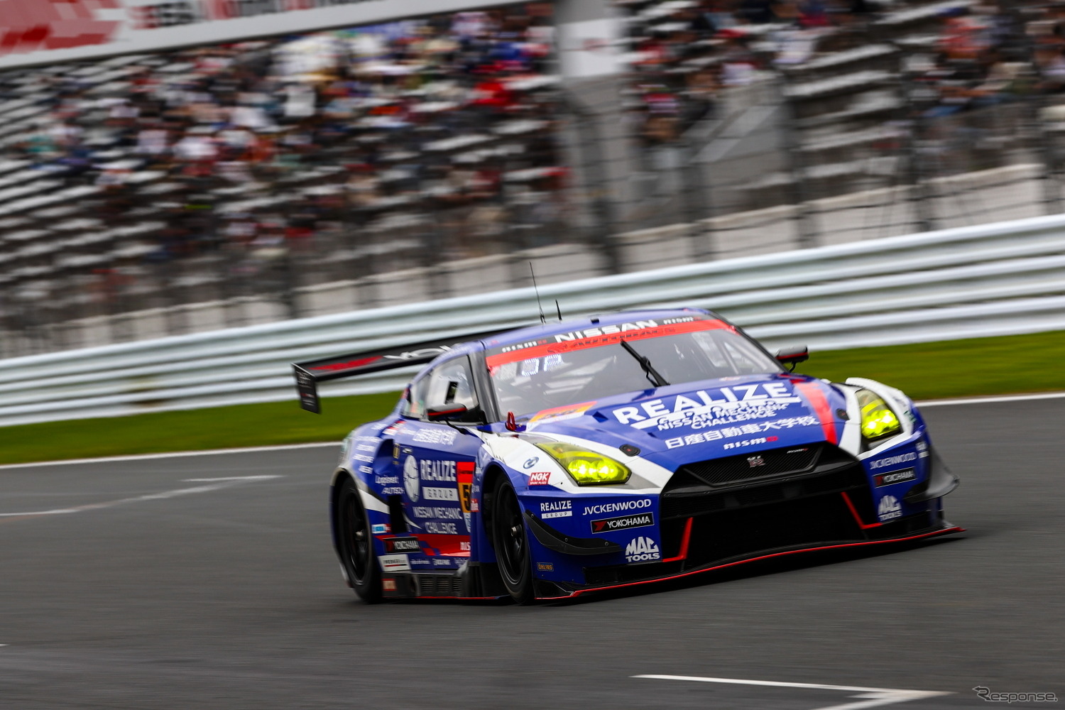 GT300クラス1位の#56 リアライズ 日産自動車大学校 GT-R