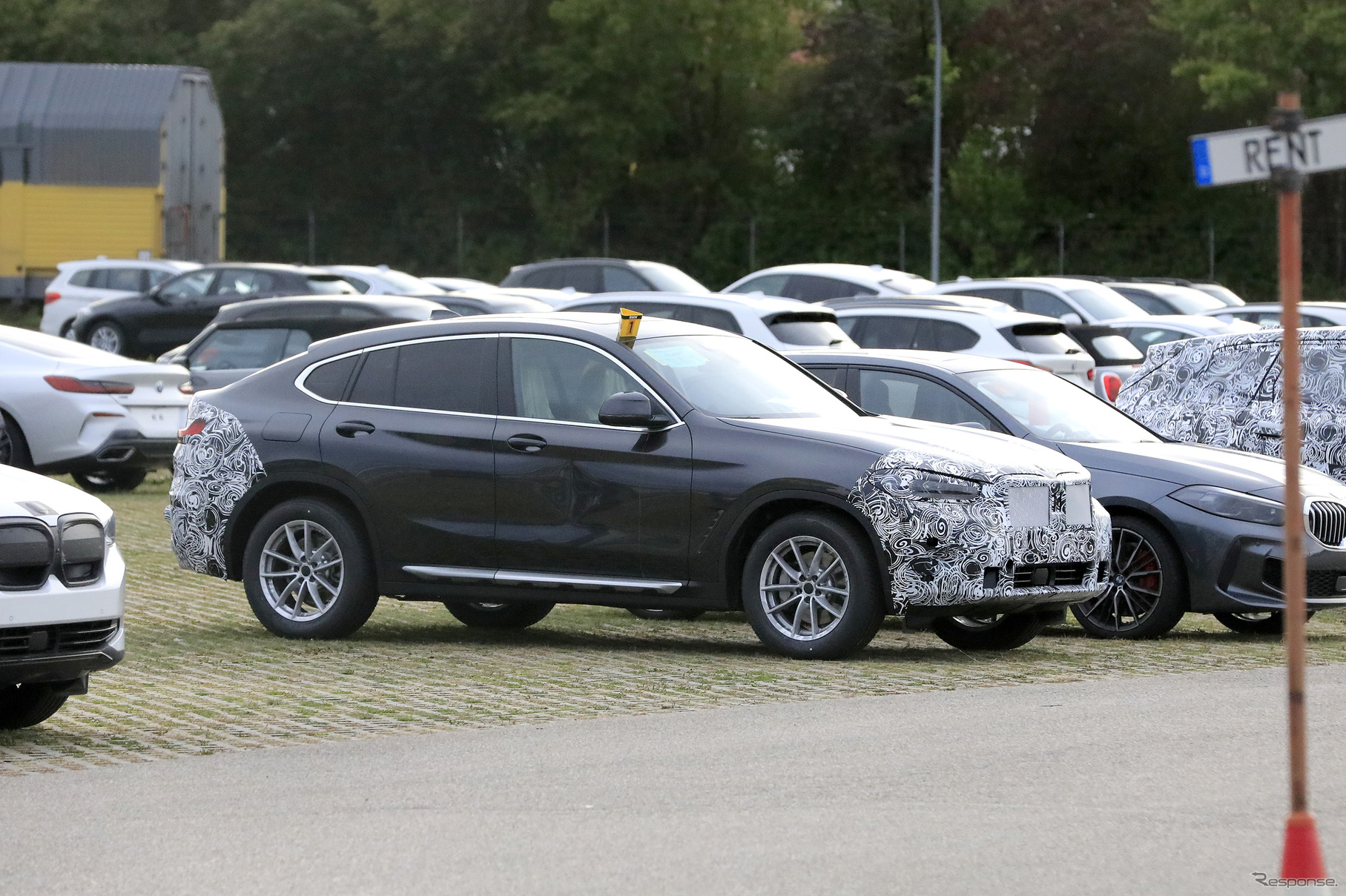 BMW X4 M40i 改良新型プロトタイプ（スクープ写真）