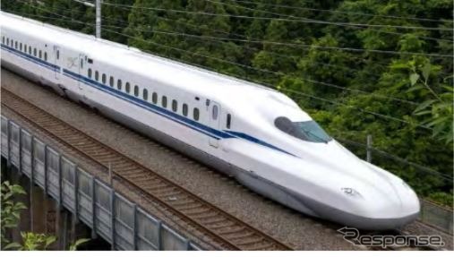 JR東海には確認試験車（写真）を含めて16両編成5本が在籍するN700S。JR西日本では2本を導入する。