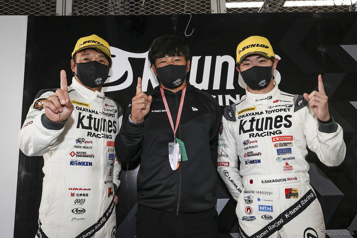 GT300クラスポールポジションを獲得したK-tunes RC F GT3の、左から新田守男、影山正彦監督、阪口晴南