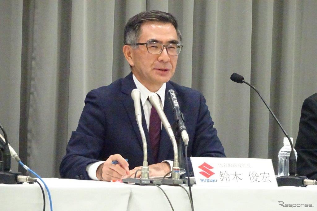 決算を発表するスズキの鈴木俊宏社長（2019年11月、参考画像）