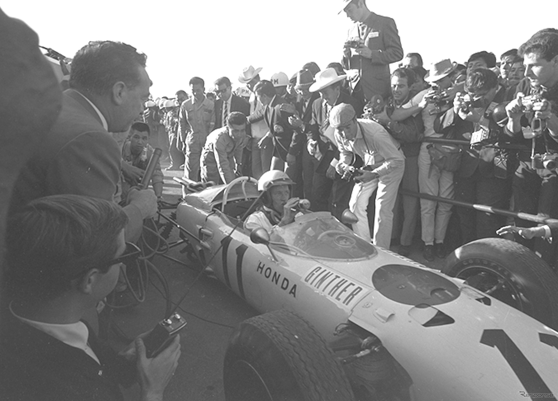 1965年F1メキシコGP、ホンダRA272の#11 R. ギンサー（予選3位、決勝1位）。