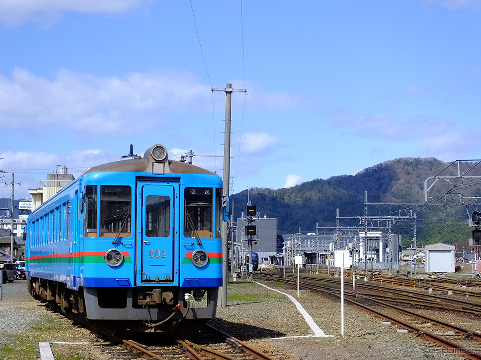 西舞鶴駅の宮舞線列車。