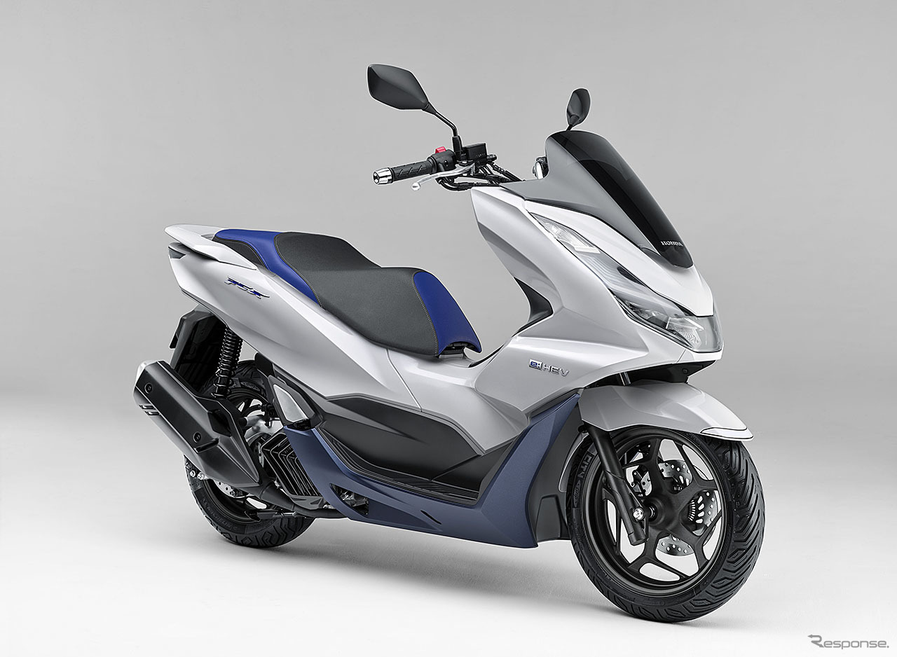 ホンダ PCX e：HEV（パールジャスミンホワイト）