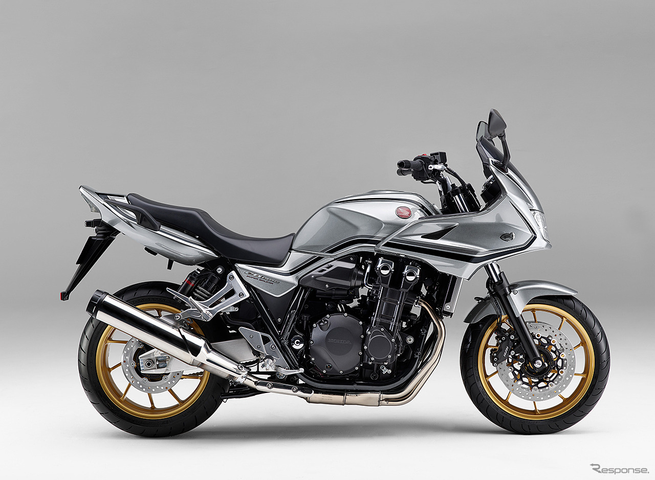 ホンダ CB1300スーパーボルドール（ベータシルバーメタリック）