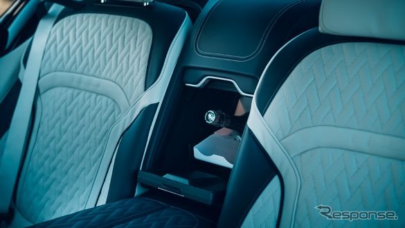 BMW 750Li xDrive ピュアメタルエディション
