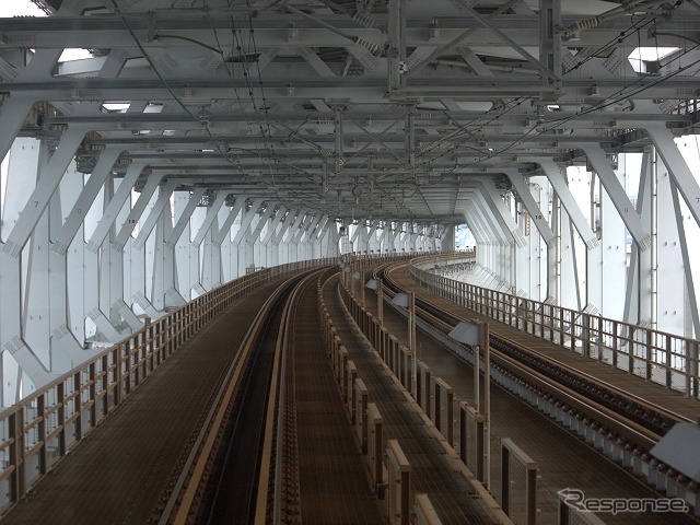 本州の岡山県と四国の香川県を結んでいる瀬戸大橋こと本四連絡橋の鉄道部分。新たな支援策では、JR四国が負担しているこの更新費用を鉄道・運輸機構の負担とする。