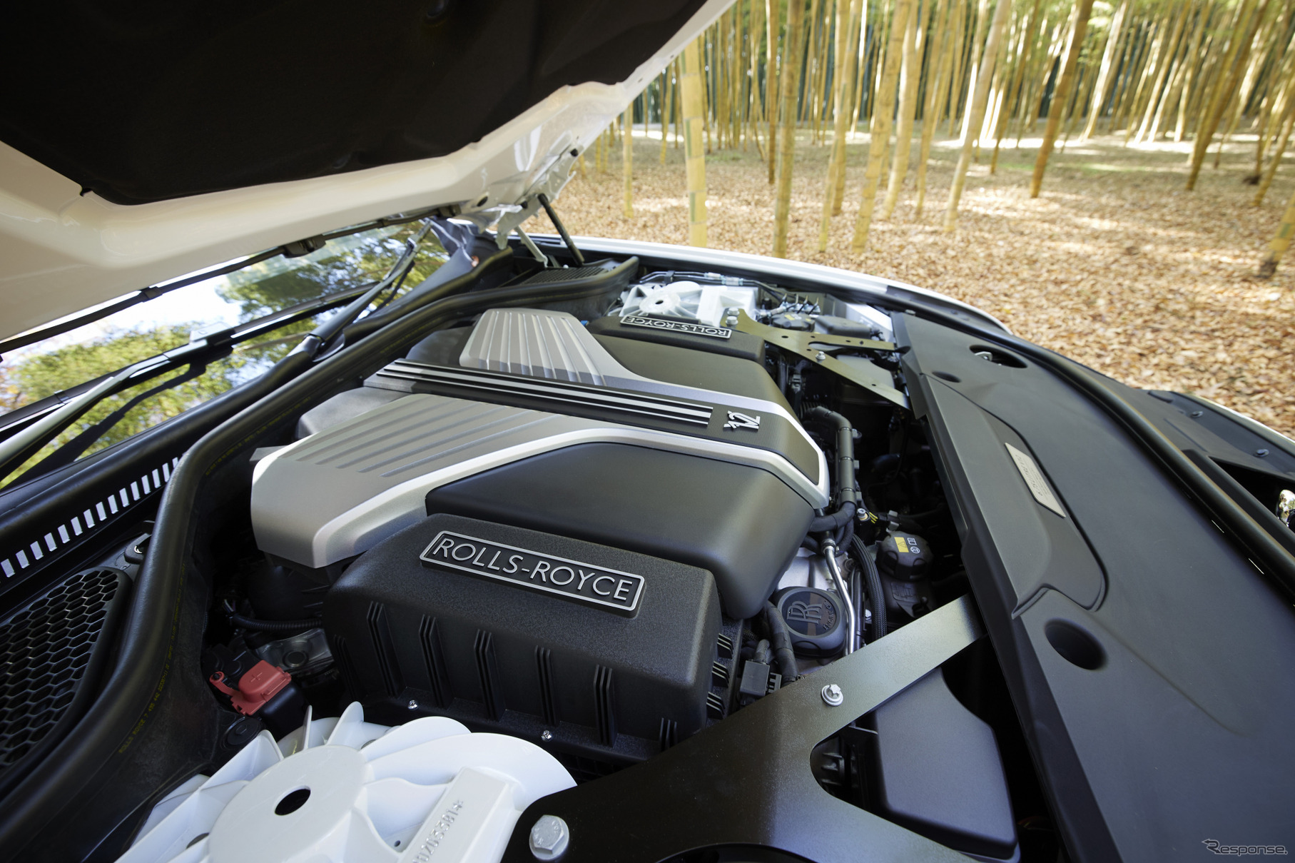 ロールス・ロイス ゴースト 新型 エンジンはV12の6.75リッター（最高出力571ps /最大トルク850Nm）